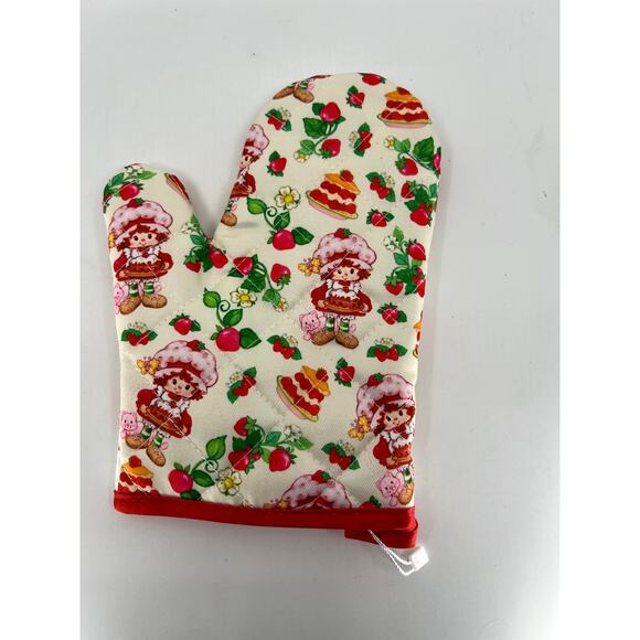Strawberry Shortcake Oven Mitt Kitchen Heat Resistant Cook New Girl Retro Gift - Picture 2 of 3